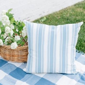 NWT Rachel Parcell Indoor Outdoor Striped Pillow Blue White Stripe